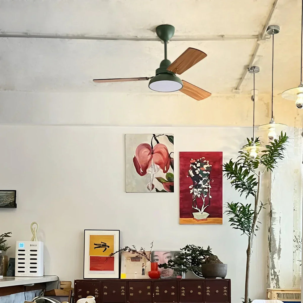 Moderne minimalistische Deckenventilatorleuchte mit drei Blättern | Desfino