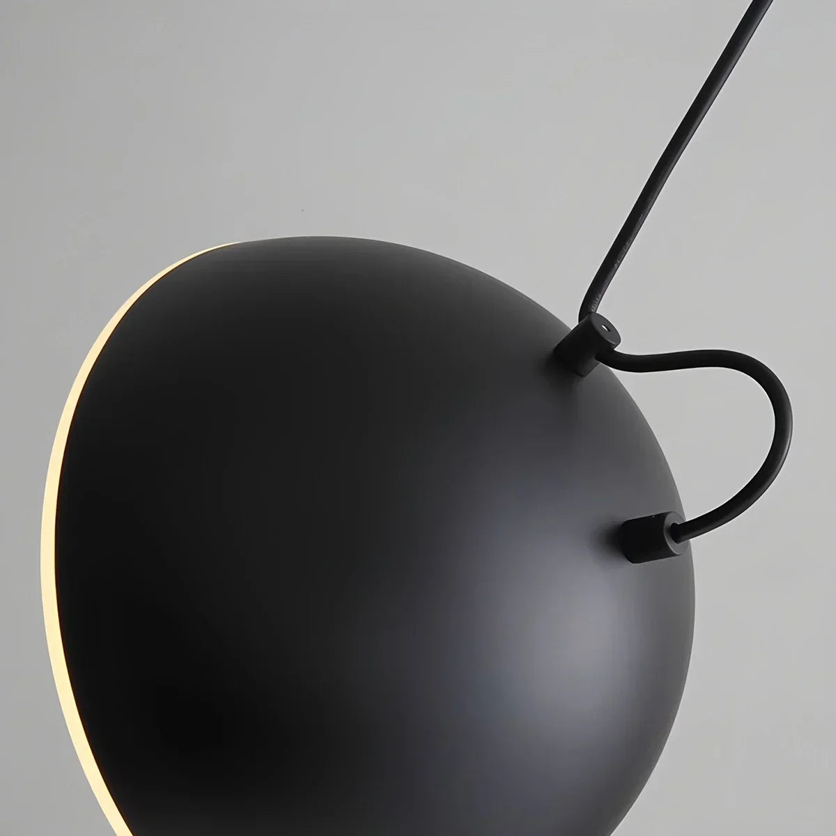 Nordische minimalistische schwarze halbrunde Pendelleuchte | Desfino