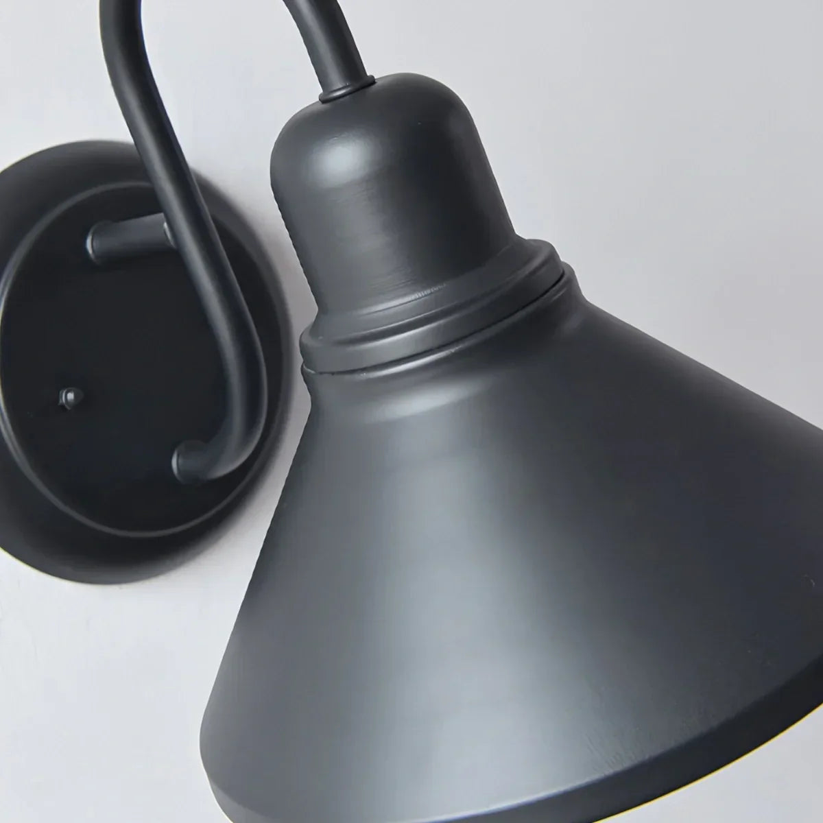 Outdoor Waterproof Decorative Wall Lamp | Desfino