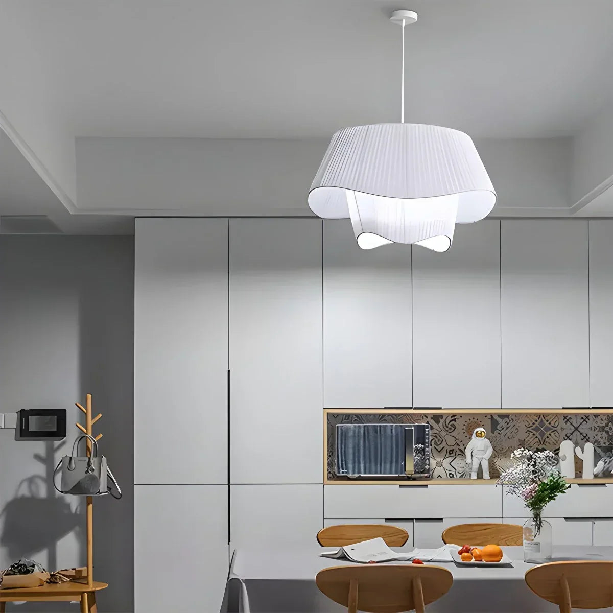 Pendelleuchte mit plissiertem Stoff-Trommelschirm für moderne Innenräume | Desfino