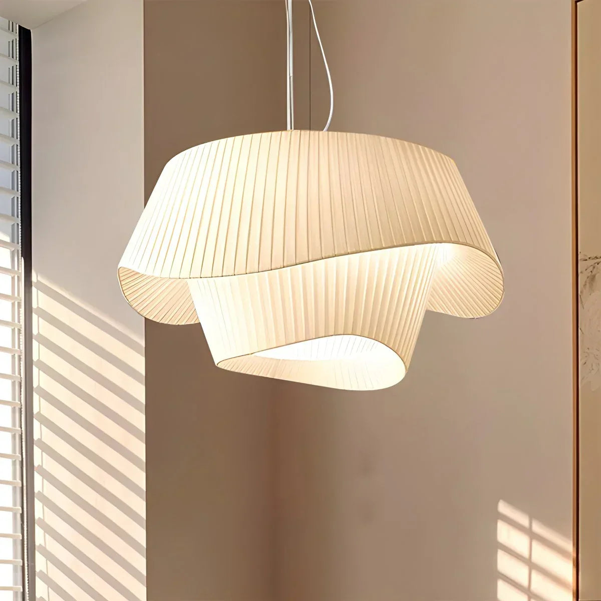 Pendelleuchte mit plissiertem Stoff-Trommelschirm für moderne Innenräume | Desfino