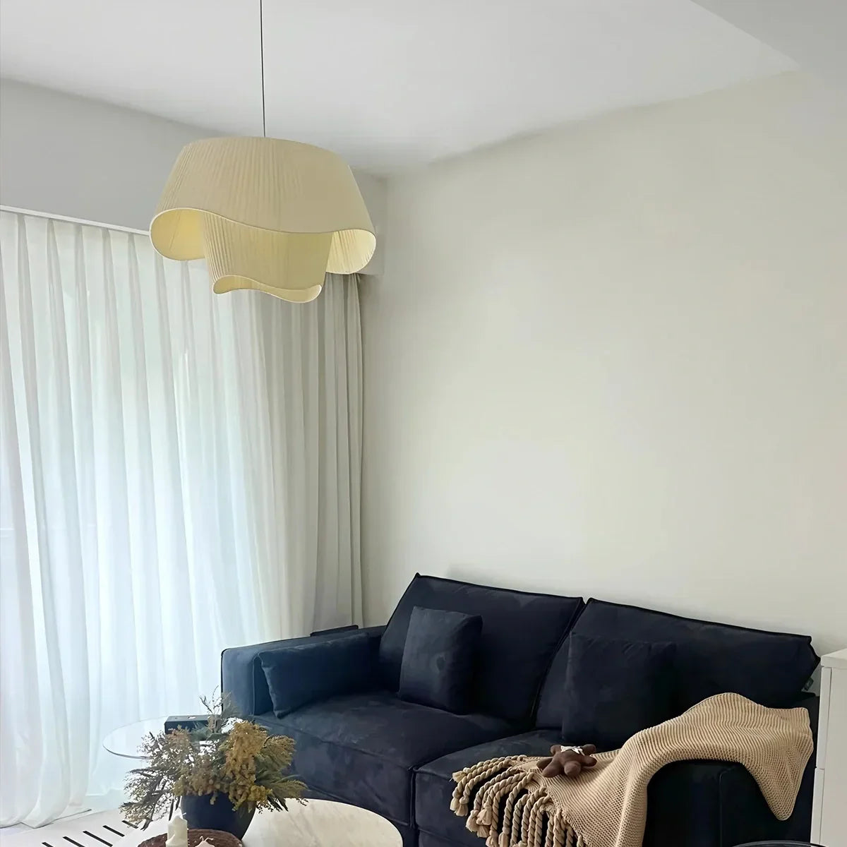 Pendelleuchte mit plissiertem Stoff-Trommelschirm für moderne Innenräume | Desfino
