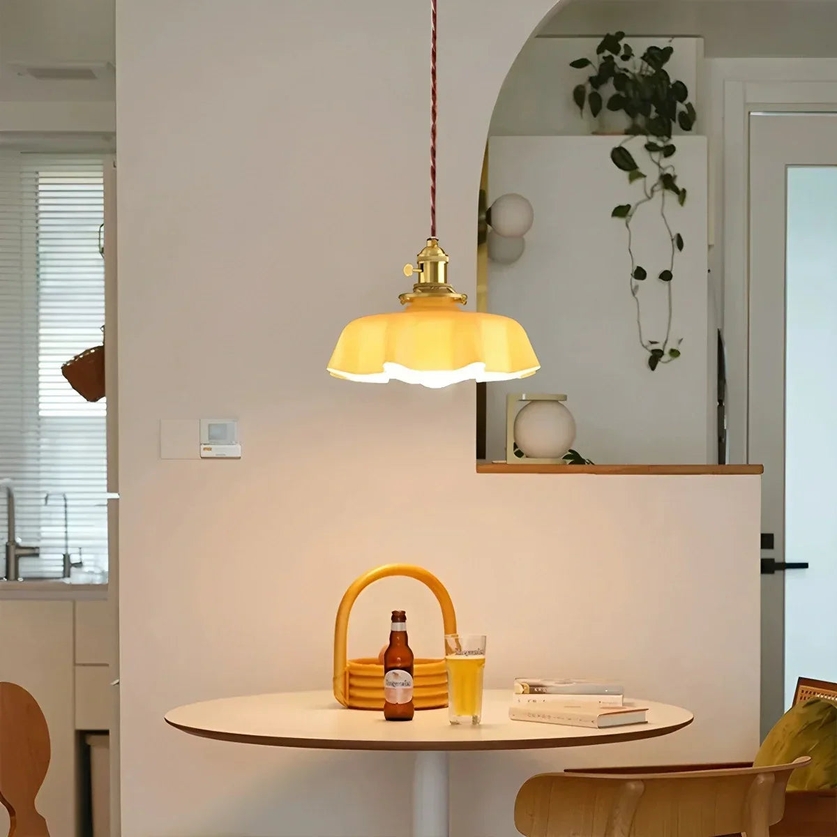 Retro-Pendelleuchte aus farbigem Glas für die Küche | Desfino