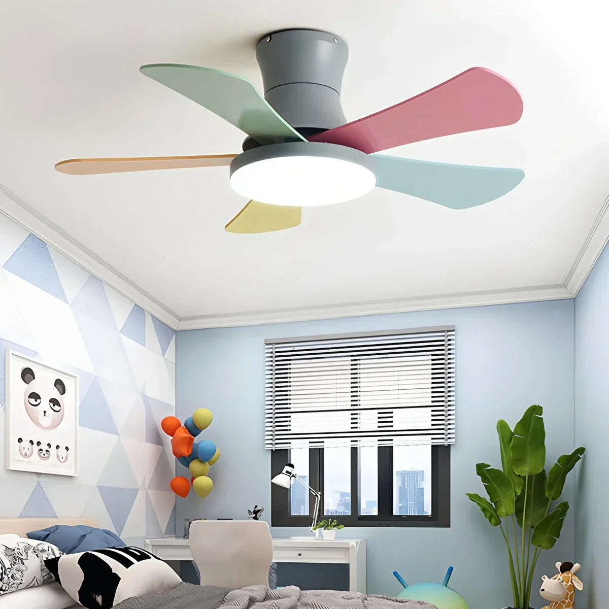 Skandinavischer Deckenventilator mit niedrigem Profil und Licht | Desfino
