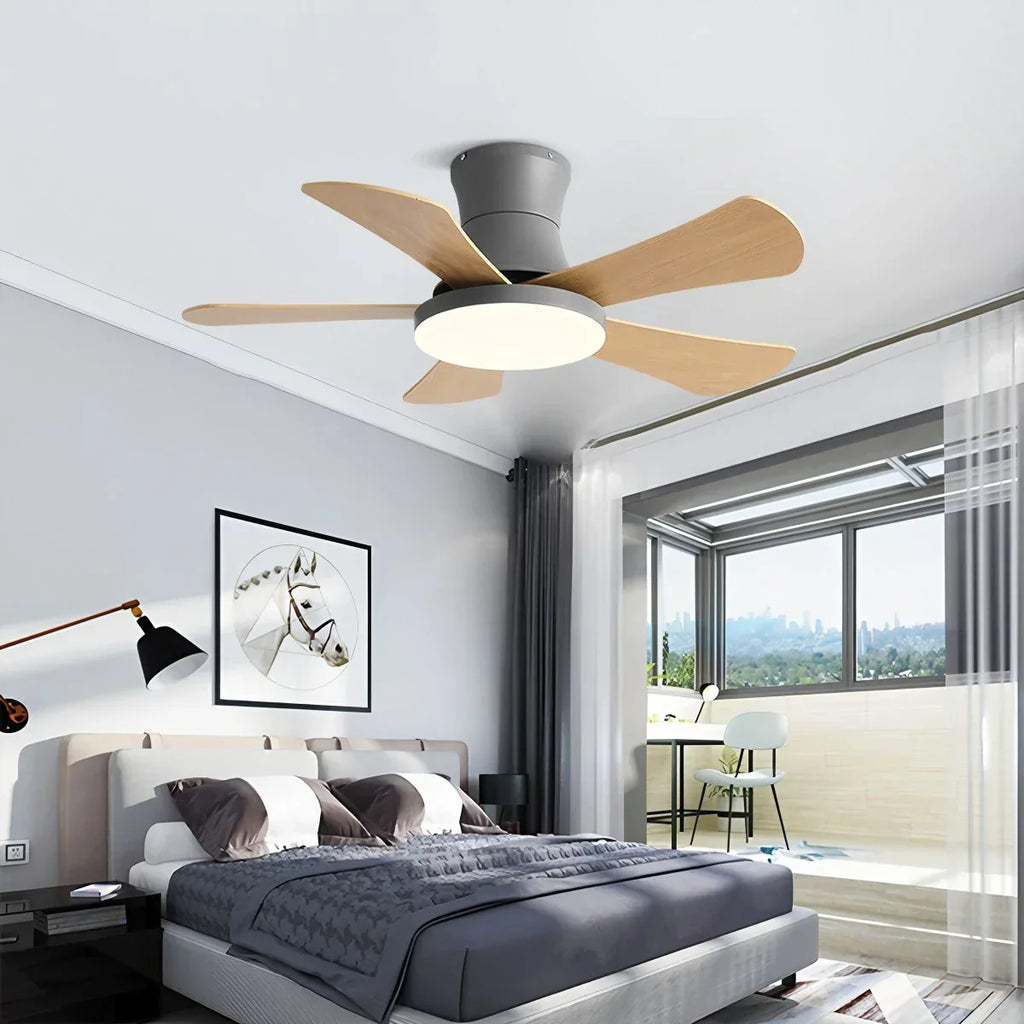 Skandinavischer Deckenventilator mit niedrigem Profil und Licht | Desfino