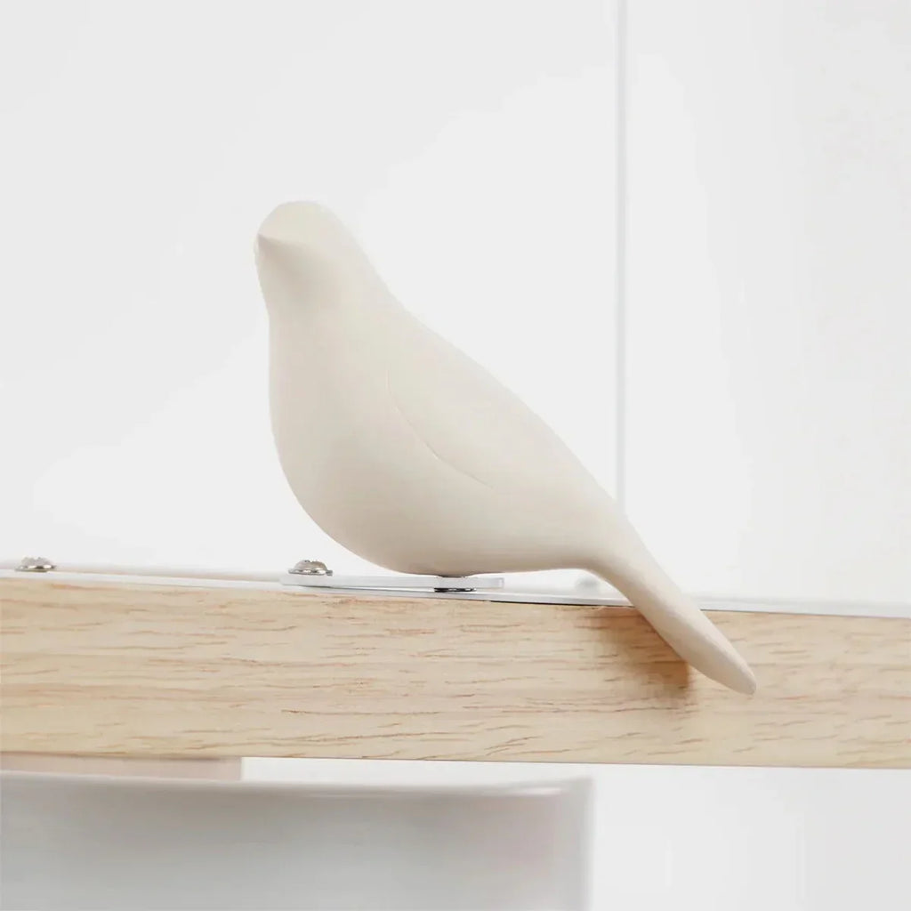 Linearer Kronleuchter aus Holz mit Vogelakzent für das Esszimmer | Desfino
