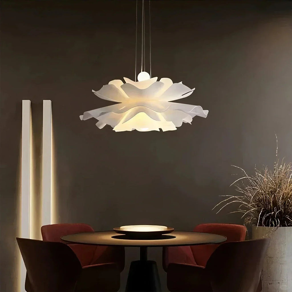 Weiße Blumen-Pendelleuchte für das Wohnzimmer | Desfino