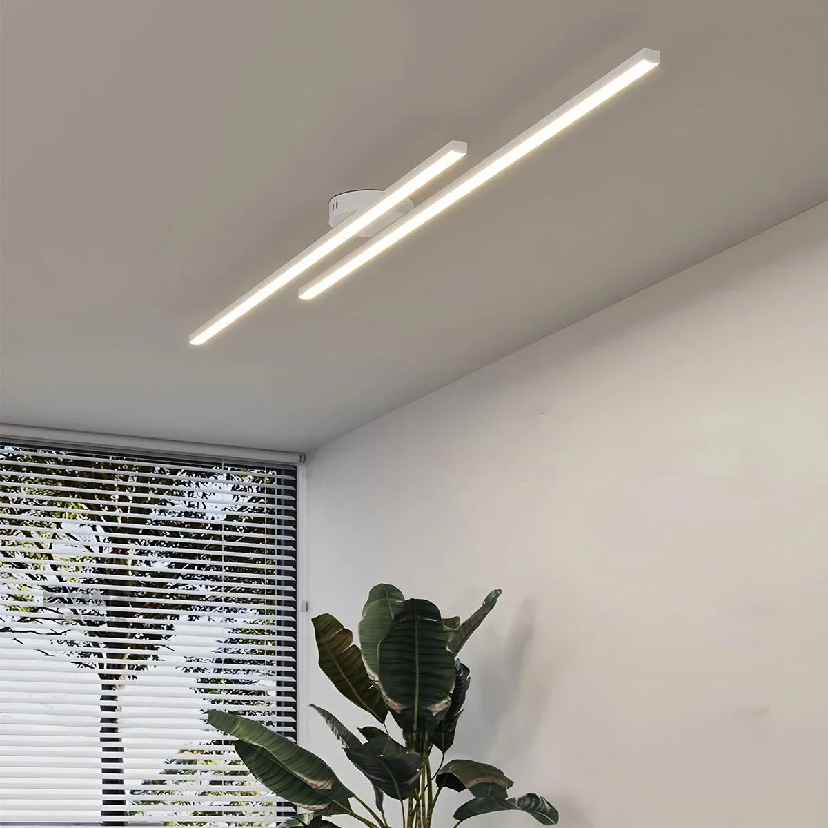 Dimmbare lineare Deckenleuchte im minimalistischen Stil | Desfino
