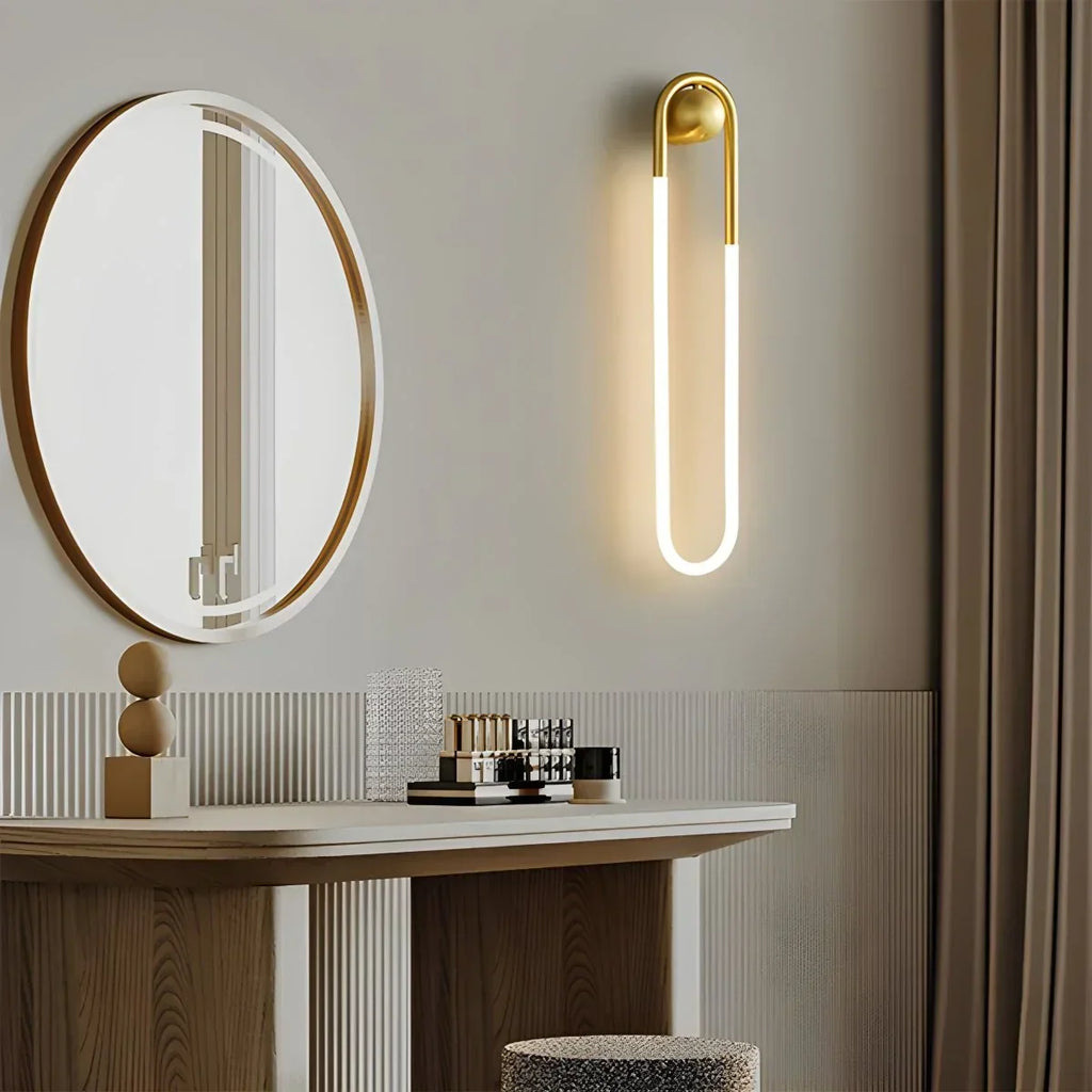 Ovale Messing-Wandleuchte für das Wohnzimmer | Desfino