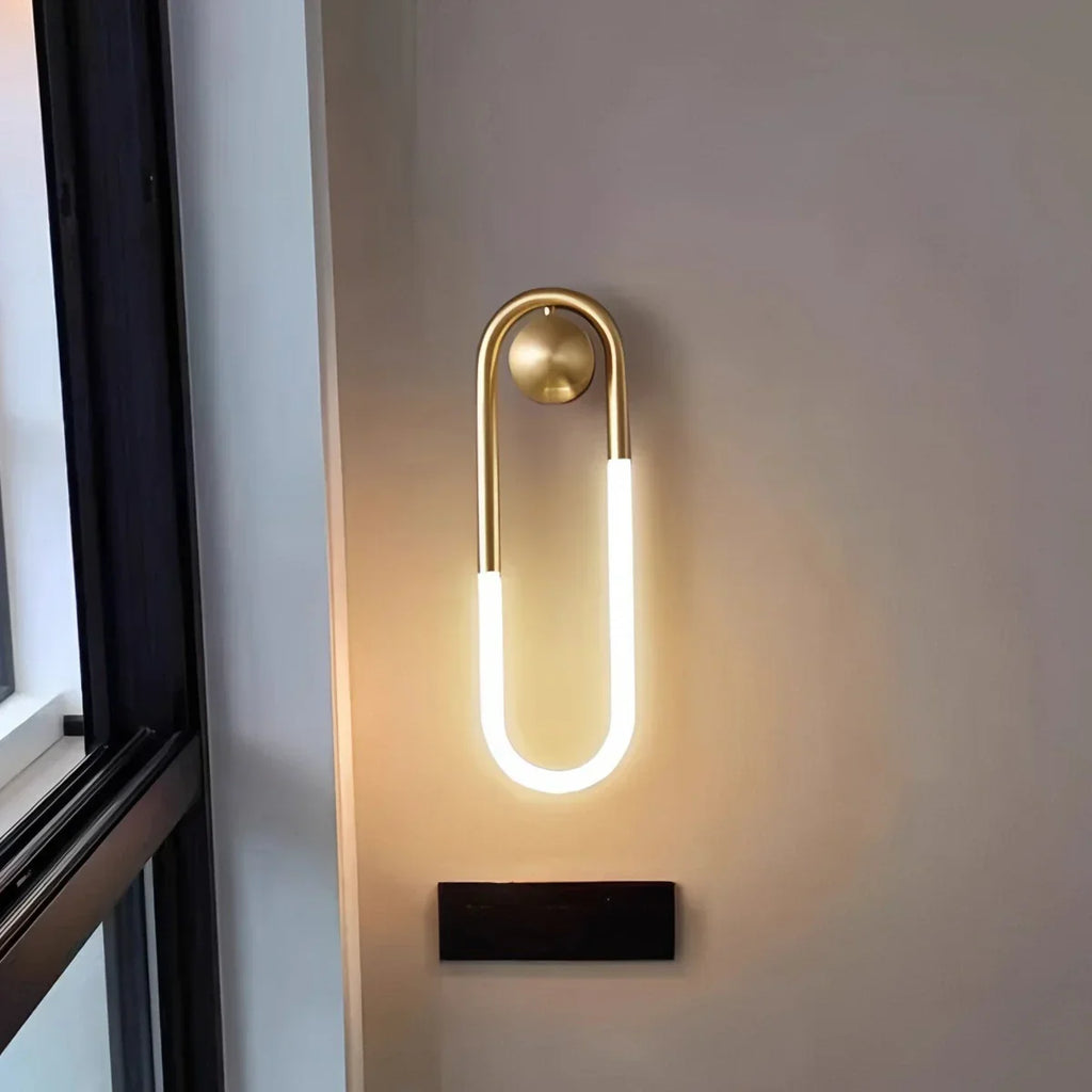 Ovale Messing-Wandleuchte für das Wohnzimmer | Desfino