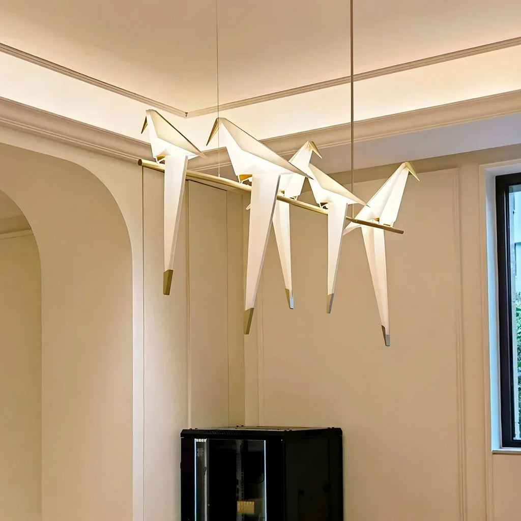 Kronleuchter mit Papierkranich für das Esszimmer | Desfino