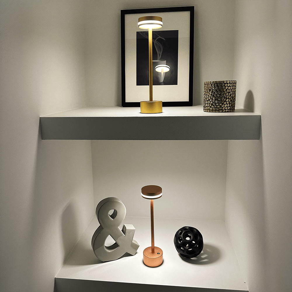 Luminix Serene moderne bordlampe i gull med LED — sylindrisk design - Desfino