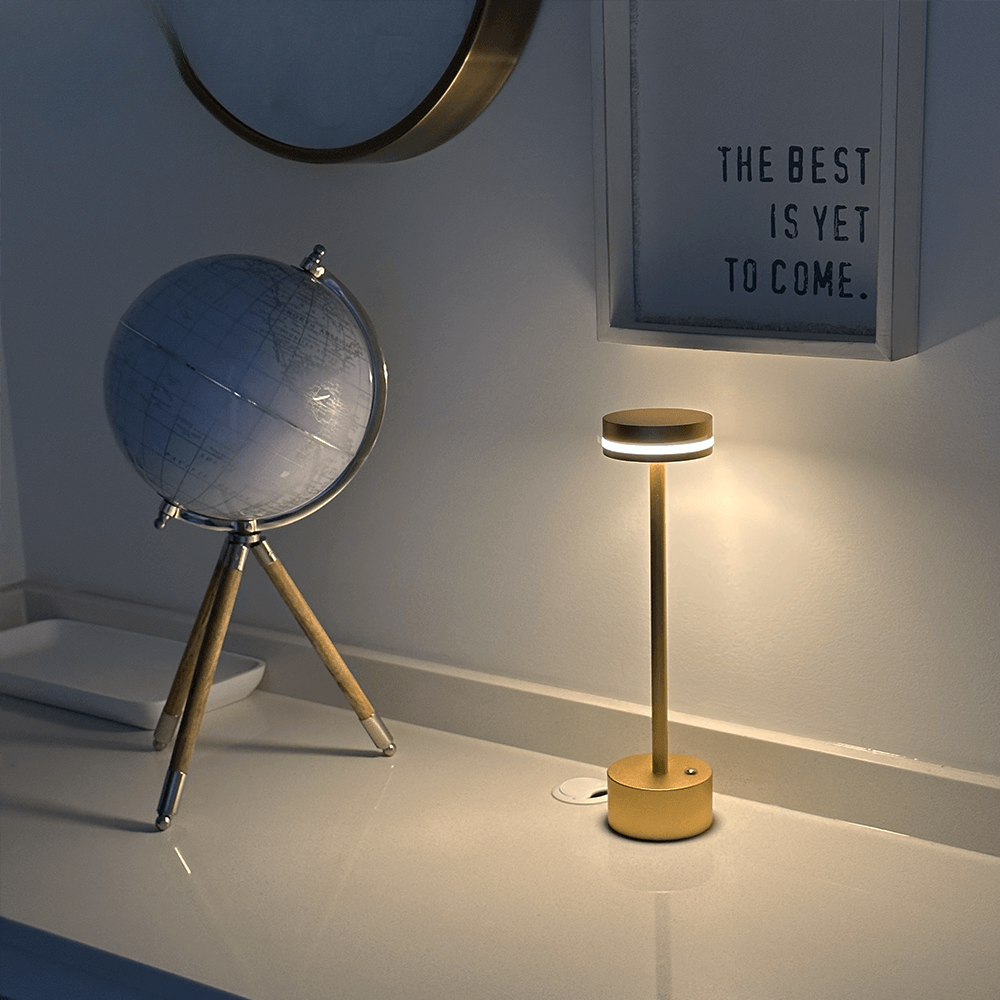 Luminix Serene moderne bordlampe i gull med LED — sylindrisk design - Desfino