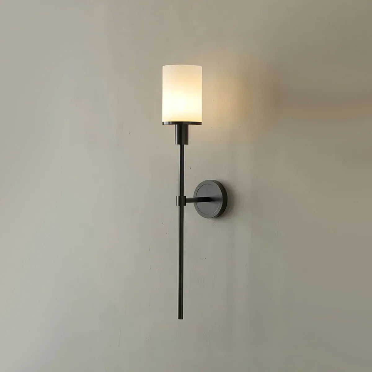 Wandleuchte mit Alabaster-Säulenkerze | Desfino