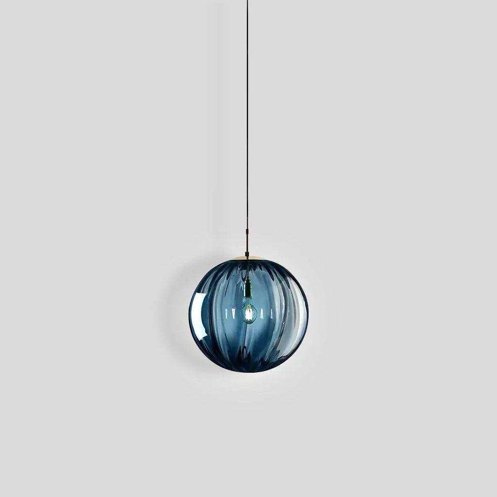 Moderne Pendelleuchte mit Glaskugel und Wasserstruktur im nordischen Stil | Desfino