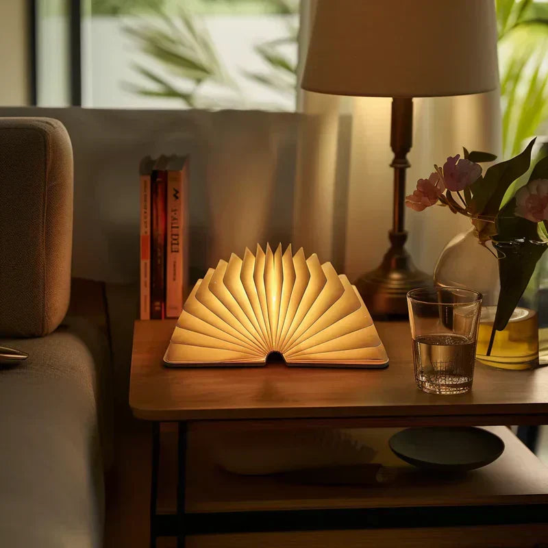 Veilleuse LED pliable en forme de livre Luminia — rechargeable, 7 couleurs - Desfino