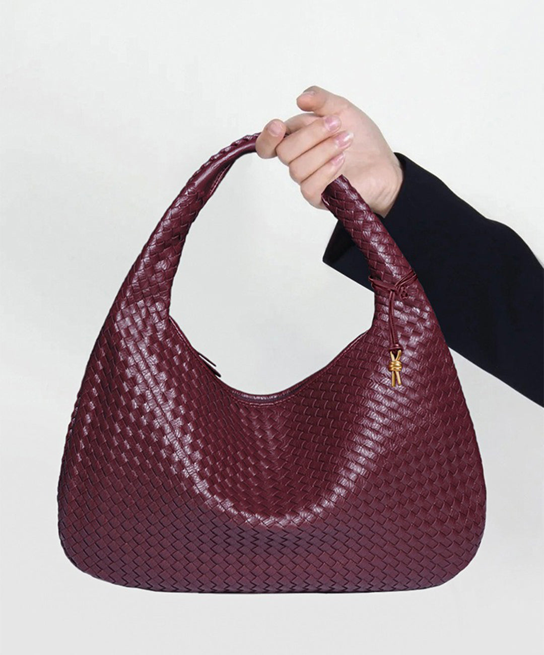ElyraNova-hobo-taske i karmoisinrødt vegansk læder - 47x32x21cm - Desfino