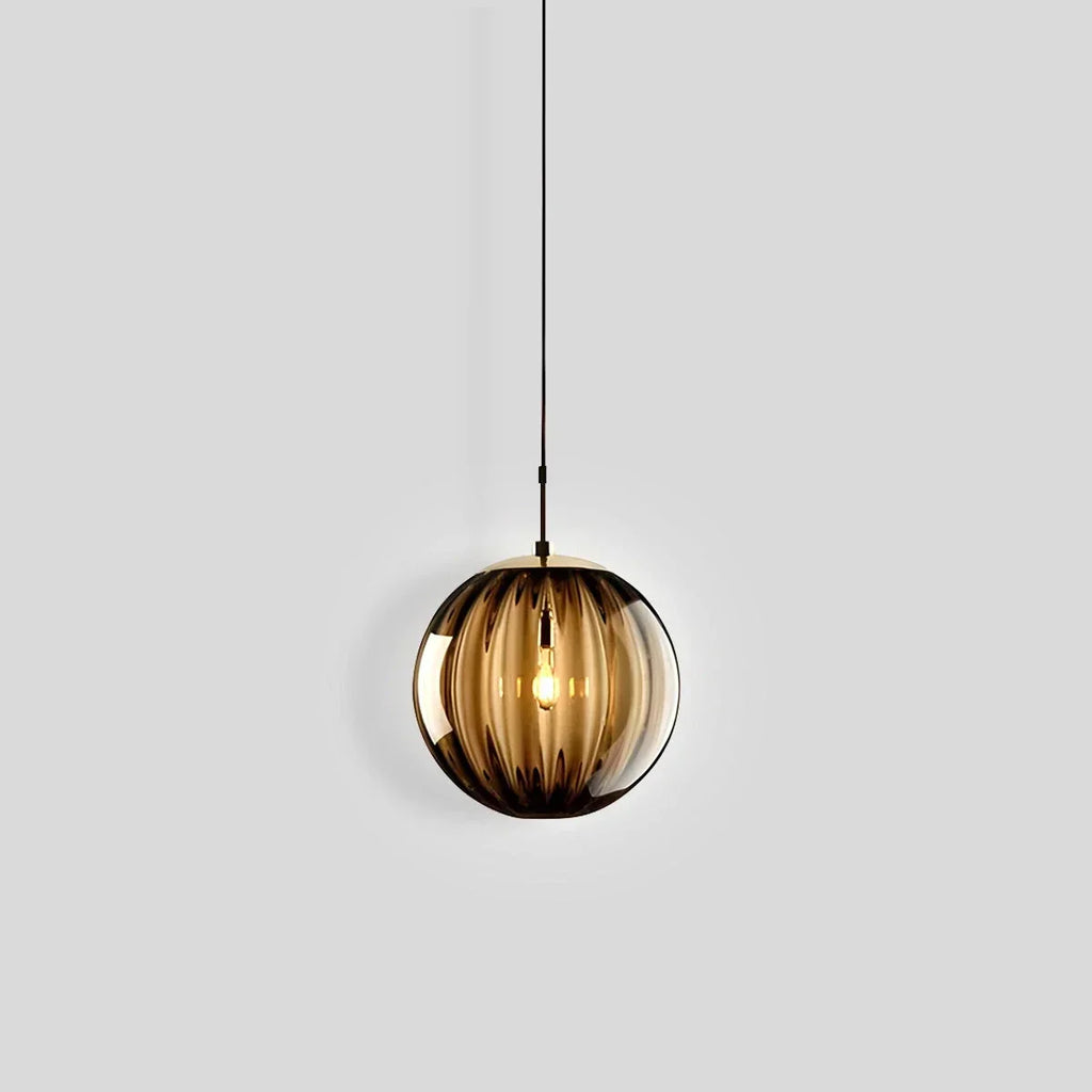 Moderne Pendelleuchte mit Glaskugel und Wasserstruktur im nordischen Stil | Desfino