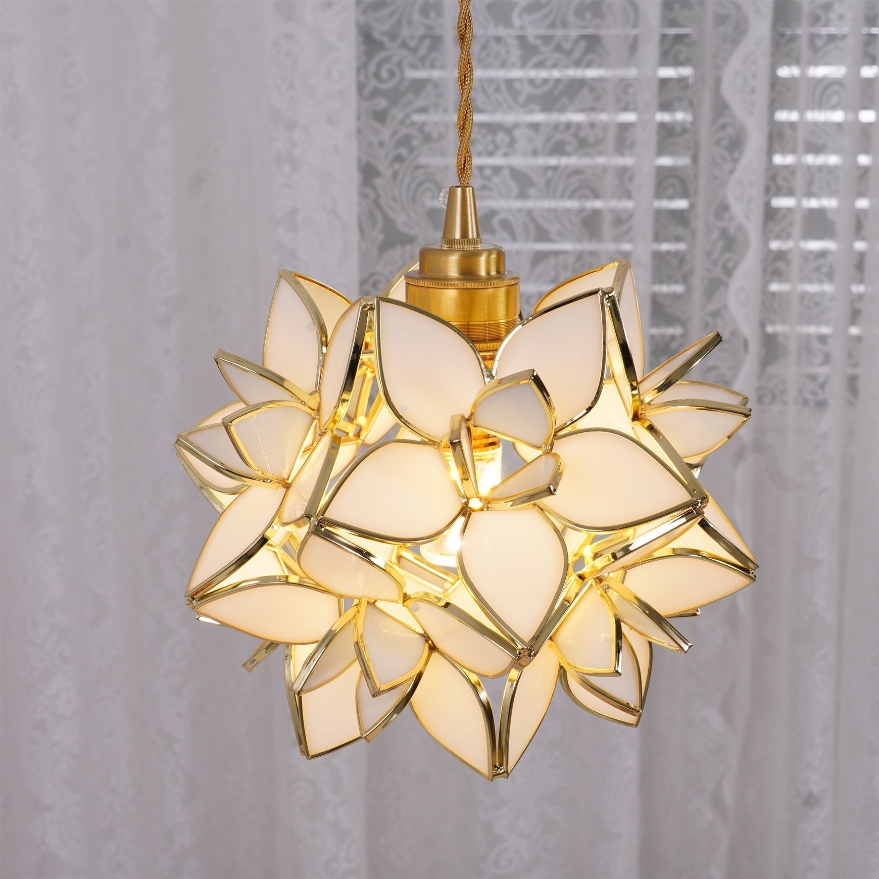 Capiz Pendant Lamp for Dining Table | Desfino