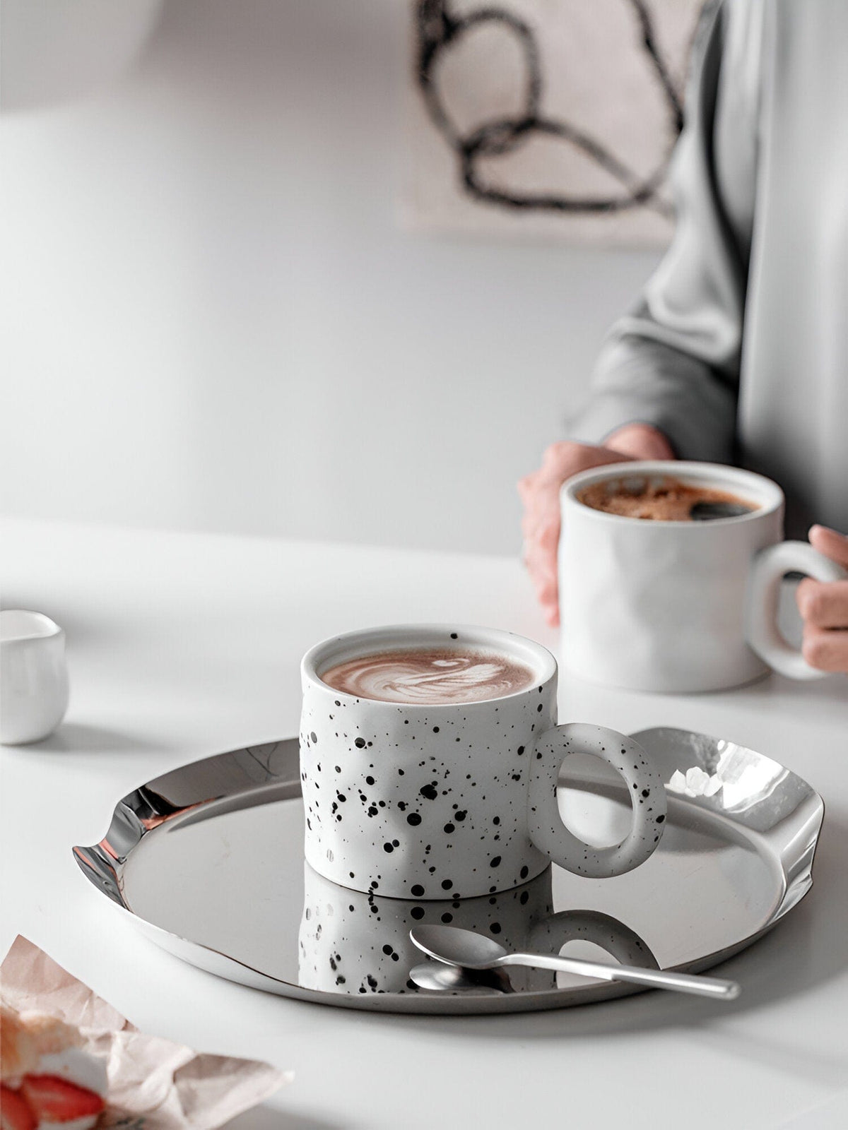 Tasse à café en céramique bleue Viora — design émaillé avec anse en anneau - Desfino