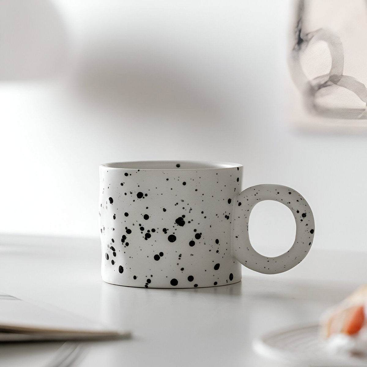 Tasse à café en céramique bleue Viora — design émaillé avec anse en anneau - Desfino