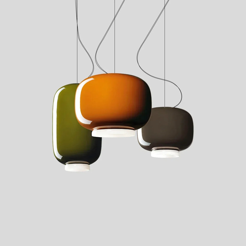 Moderne Pendelleuchte als Laterne aus farbigem Glas | Desfino