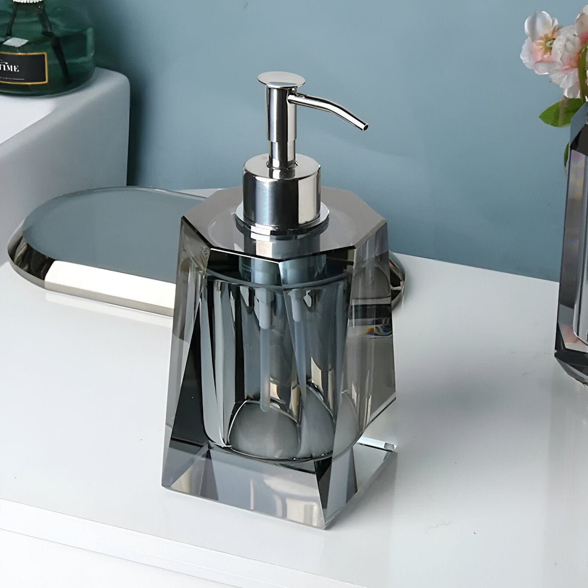 LumaGlass krystalglas-badesæt — dispenser, holder og krukker - Desfino