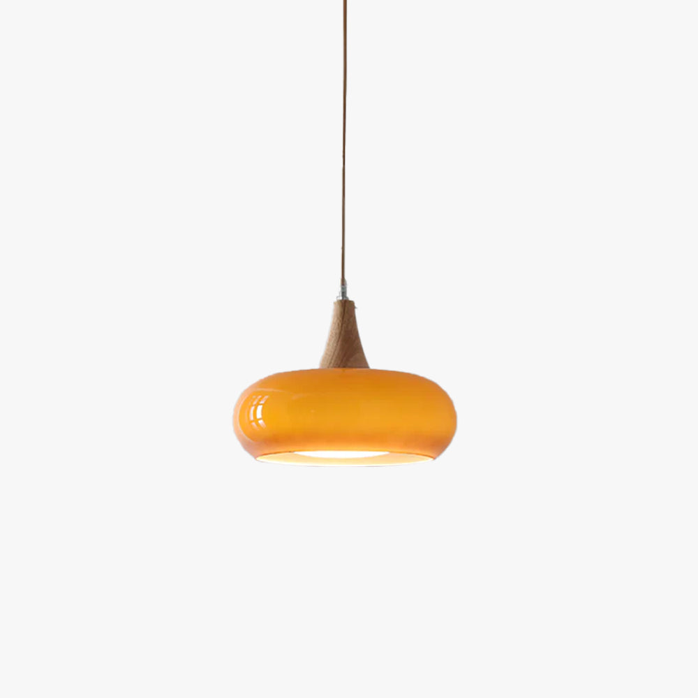 Eloria pendellampe i ravfarvet glas — trælåg, slankt design