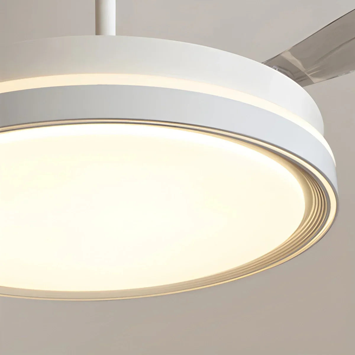Moderner leiser Deckenventilator mit Fernbedienung und Licht | Desfino