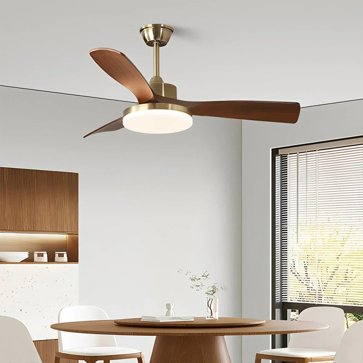 Moderner Deckenventilator mit 5 Flügeln, Licht und Fernbedienung | Desfino