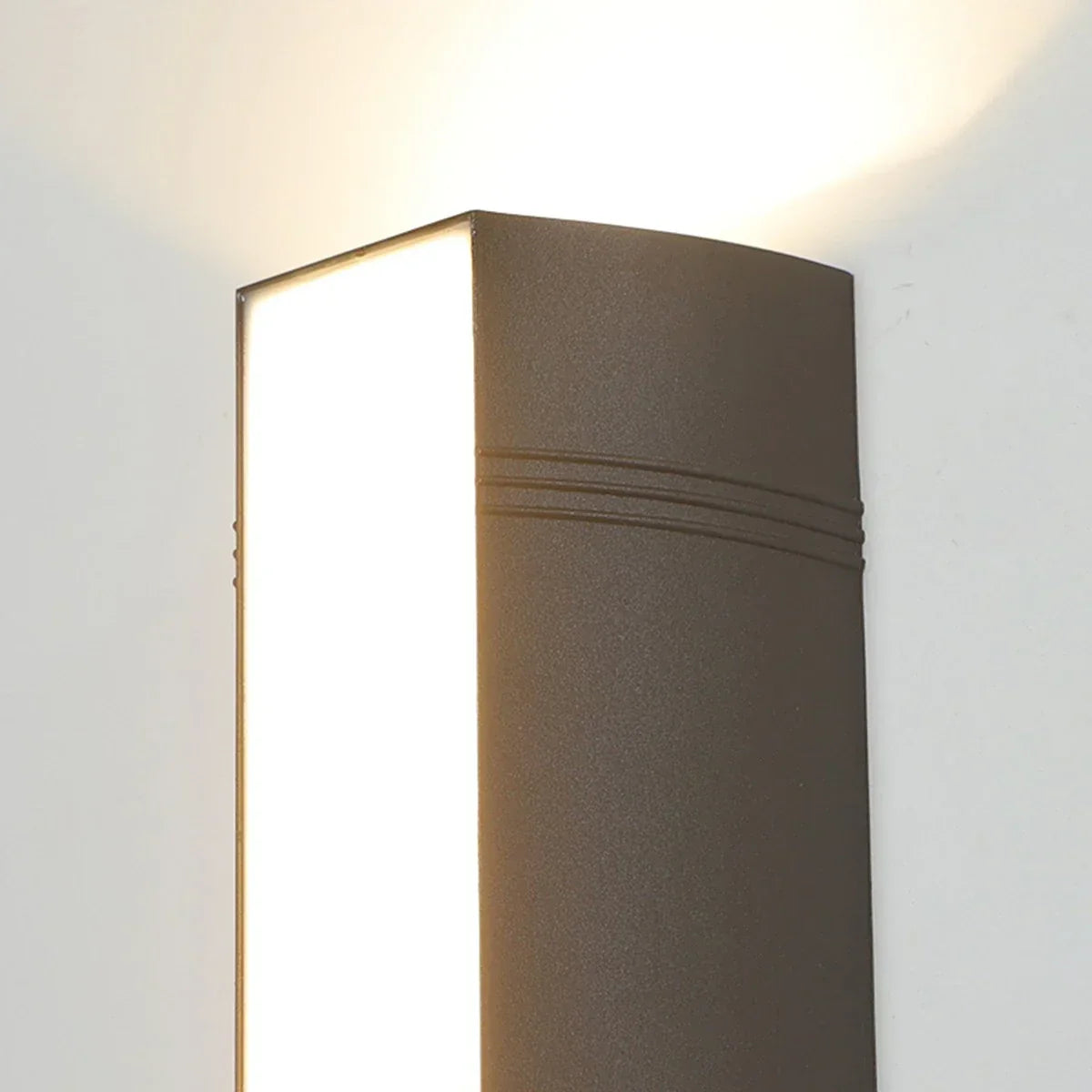 Wasserdichte LED-Wandleuchte aus Aluminium mit Lichtleiste für den Außenbereich | Desfino