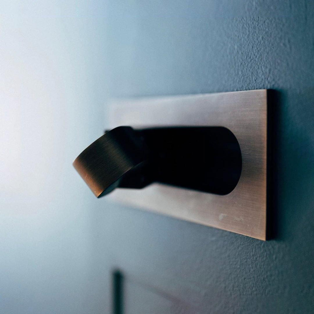 NovaNook-himmennettävä LED-pöytävalaisin — säädettävä lukuvarsi | Desfino