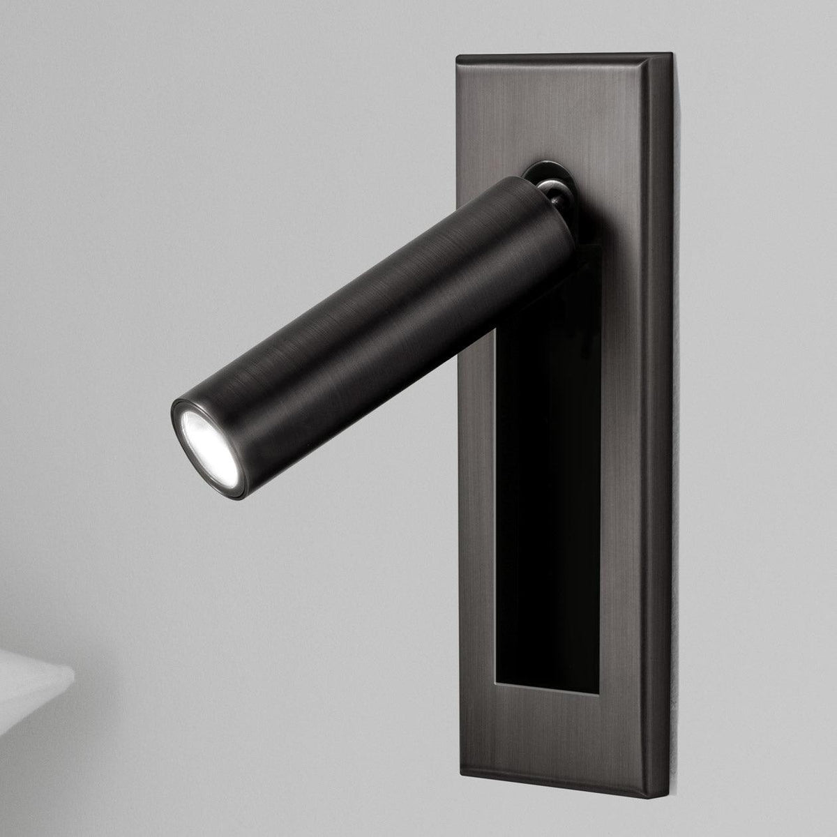 Applique murale LED encastrée NexaWall pour chevet - Minimaliste et peu encombrante - Desfino