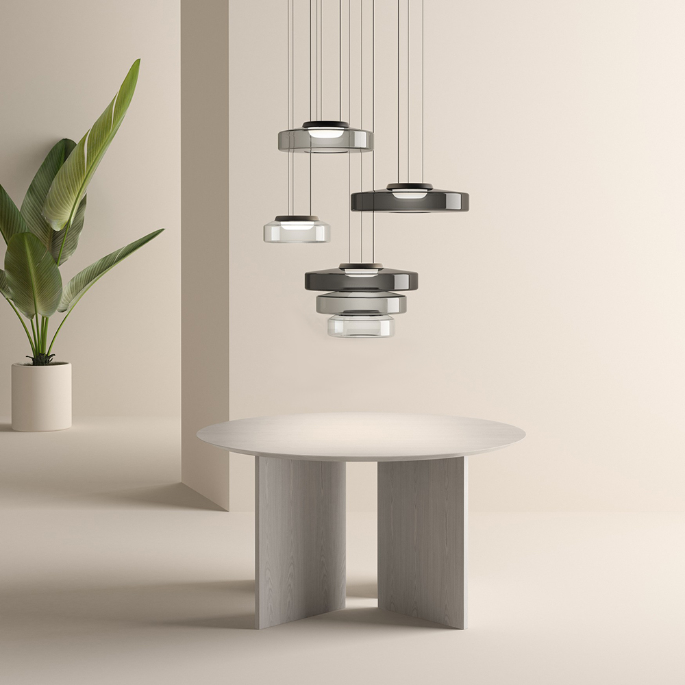 Suspension de plafond en verre Asteron inspirée de la lune et du Bauhaus - Desfino