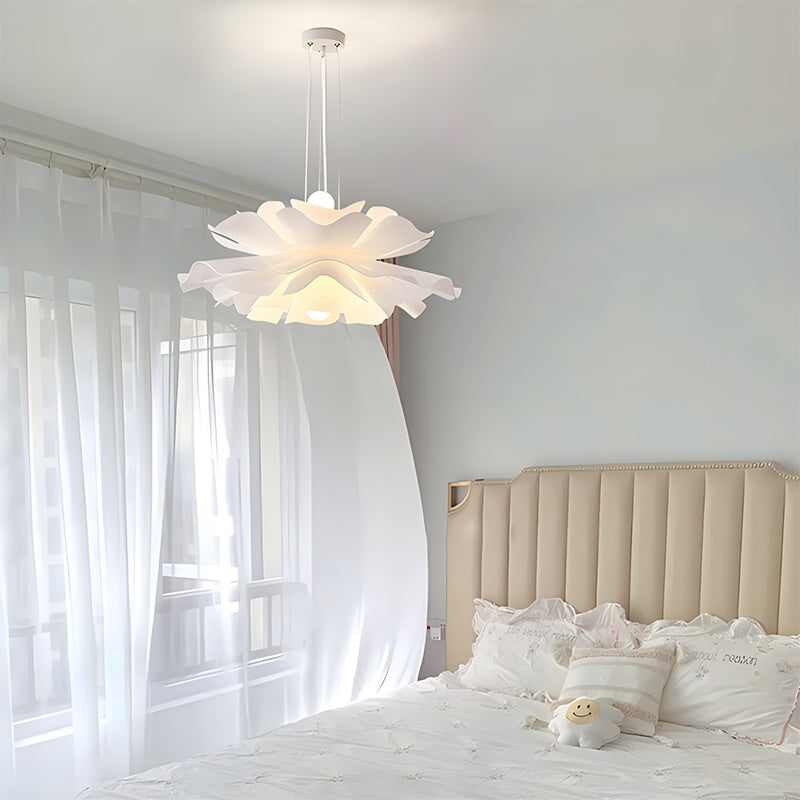 Weiße Blumen-Pendelleuchte für das Wohnzimmer | Desfino