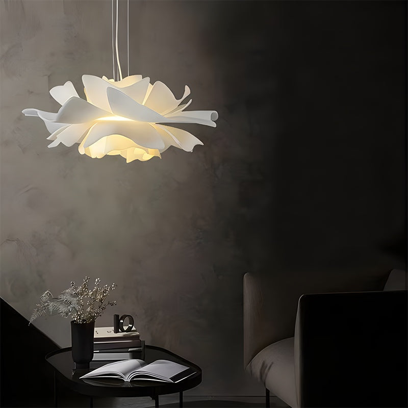 Weiße Blumen-Pendelleuchte für das Wohnzimmer | Desfino