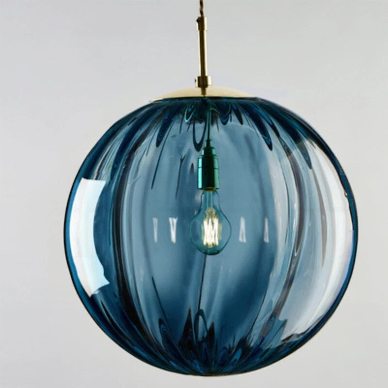 Moderne Pendelleuchte mit Glaskugel und Wasserstruktur im nordischen Stil | Desfino