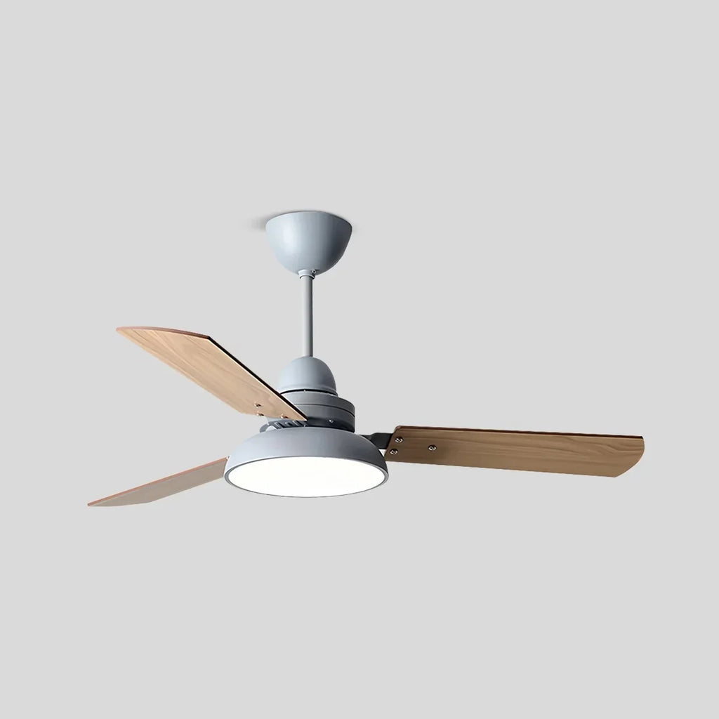 Moderne minimalistische Deckenventilatorleuchte mit drei Blättern | Desfino