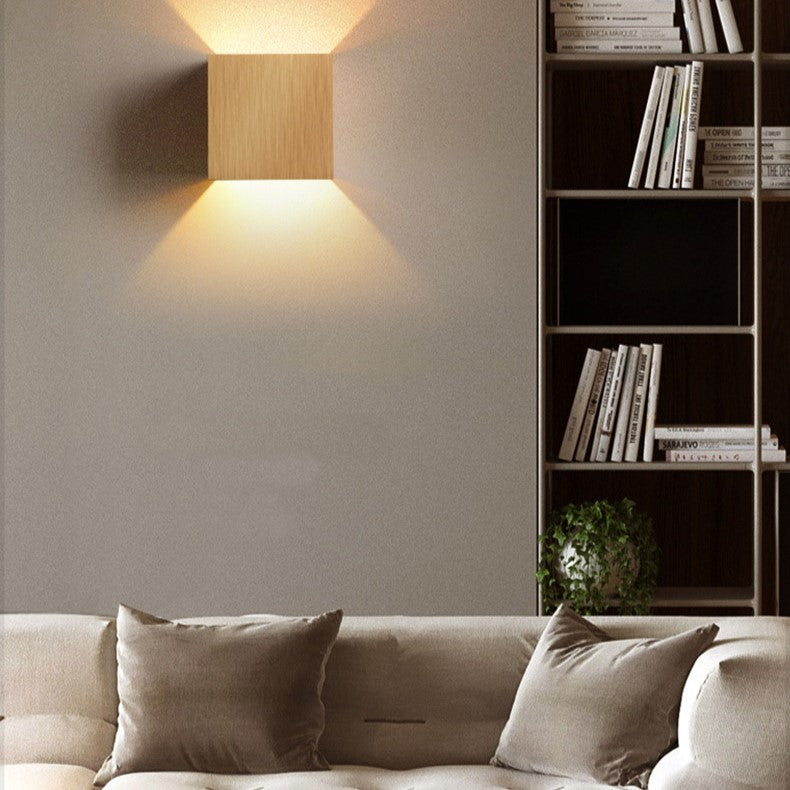 Nordycka kinkietowa lampa LED Asterra 6W — minimalistyczna, ciepłe/zimne białe światło - Desfino