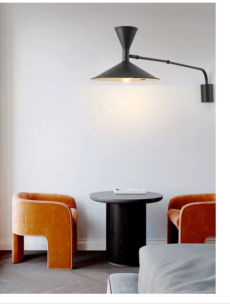 NovaSwing væglampe med svingarm og stik — sort industriel LED - Desfino
