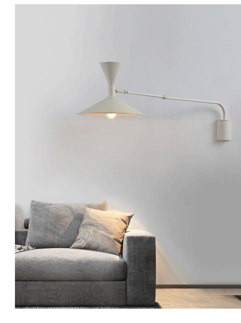 NovaSwing væglampe med svingarm og stik — sort industriel LED - Desfino
