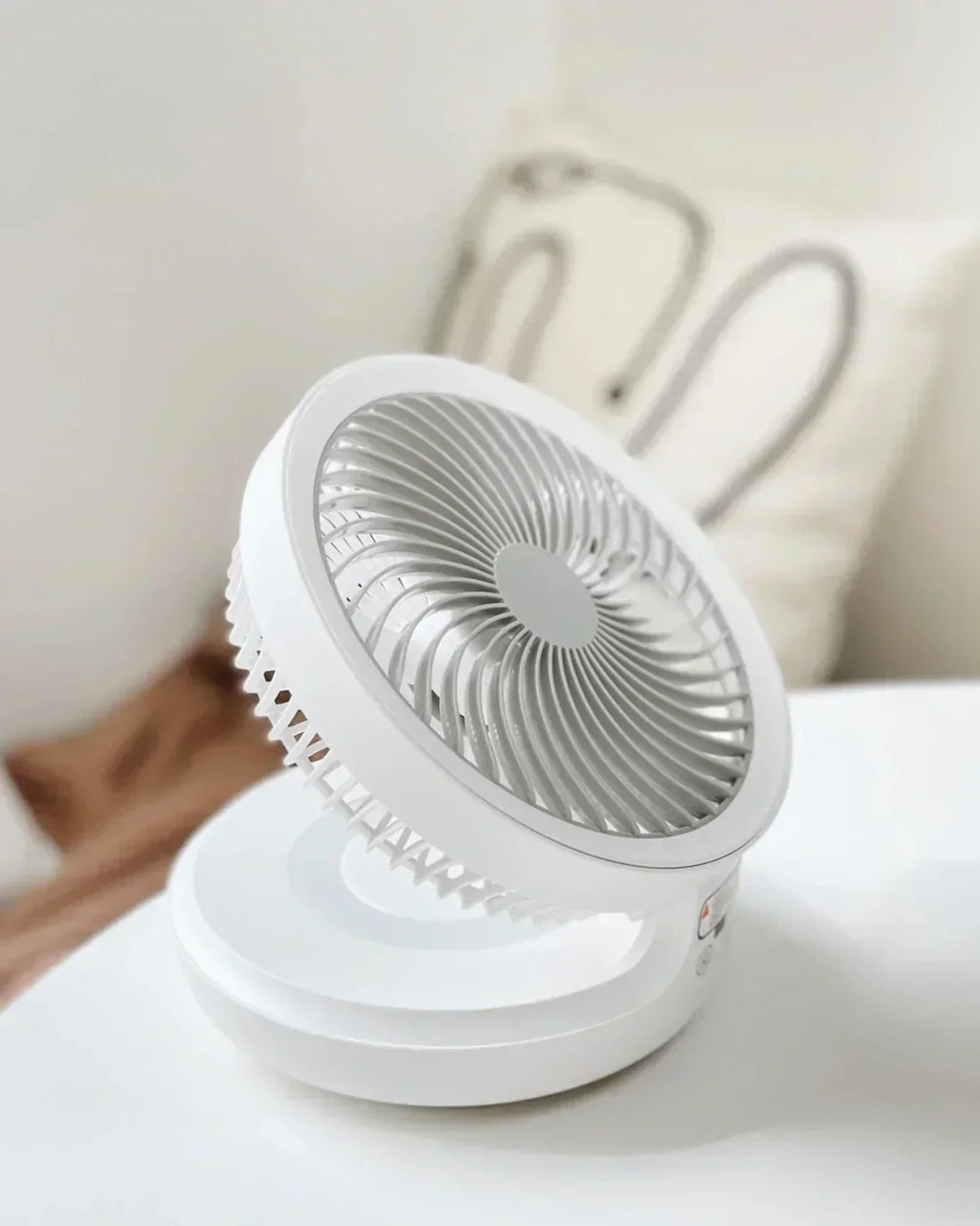 WallBreeze USB-seinäpuhallin — lähes äänetön, taitettava, 25.5 x 19 cm - Desfino