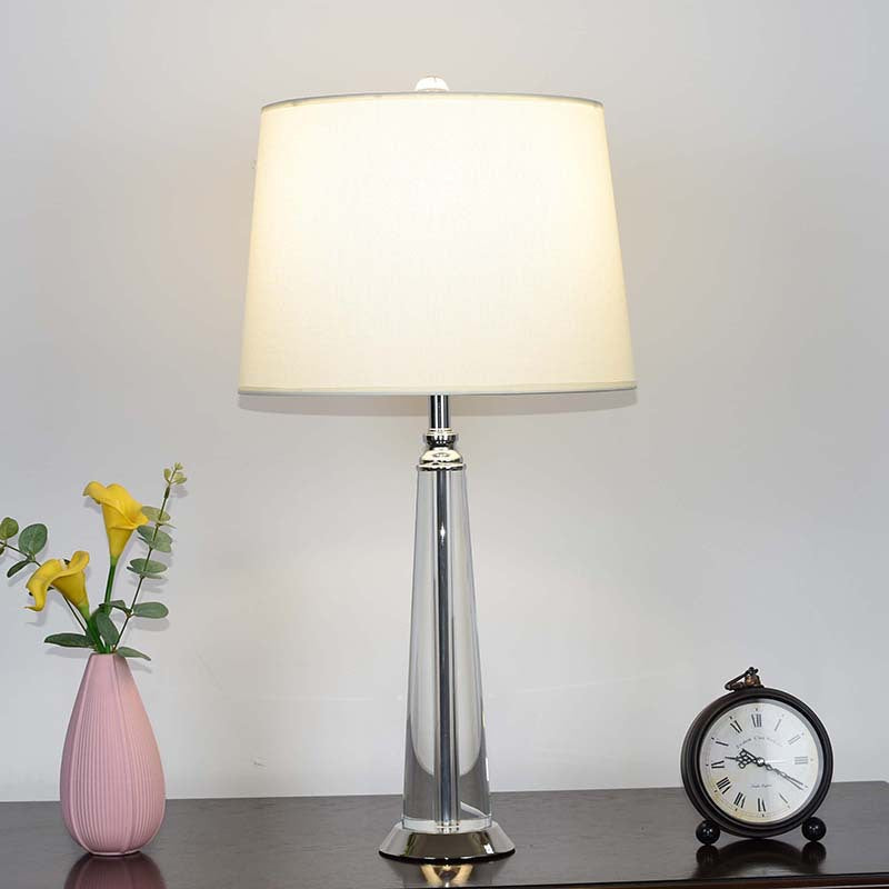 Moderne Kristall-Tischlampe — Elegantes warmes Akzentlicht - Desfino