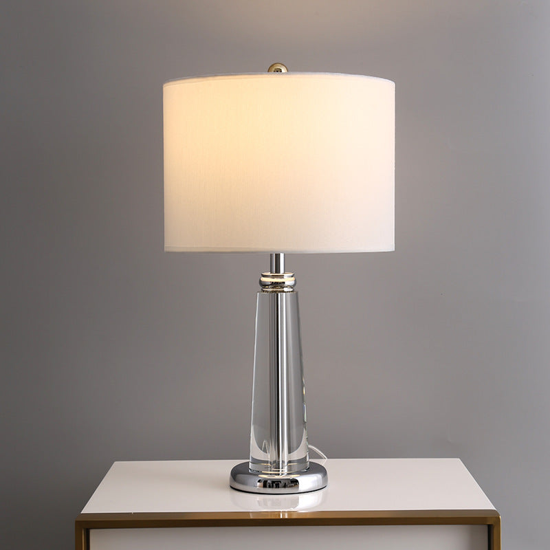 Moderne Kristall-Tischlampe — Elegantes warmes Akzentlicht - Desfino
