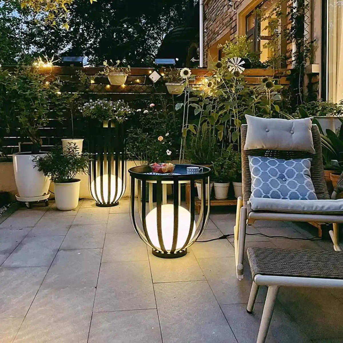 Solar Flower Stand Outdoor Floor Lamp | Desfino