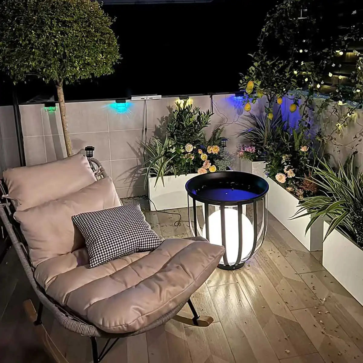Solar Flower Stand Outdoor Floor Lamp | Desfino