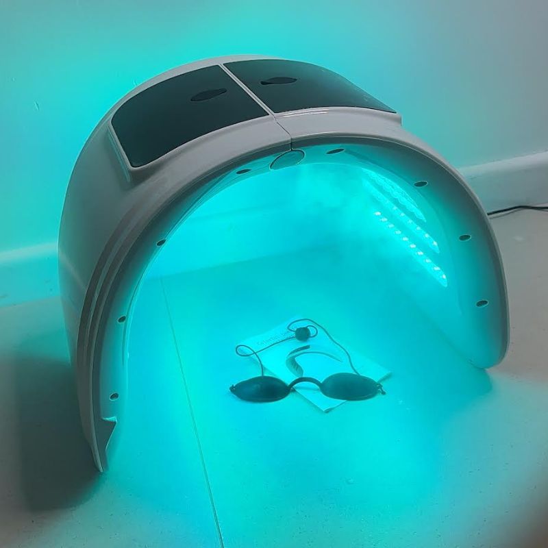 医用级 LED 光疗仪 — 7 种波长，喷雾器 - Desfino