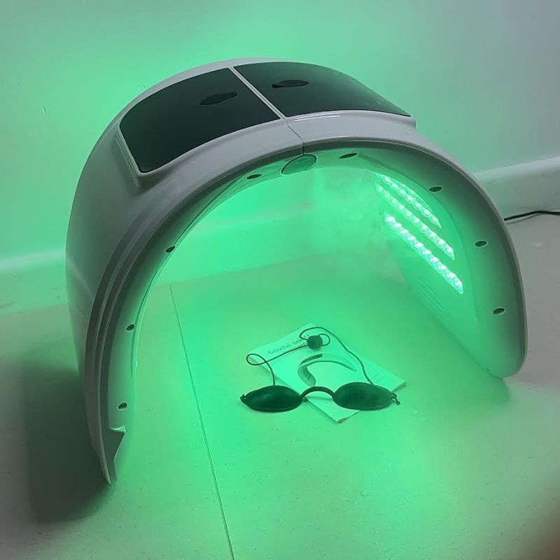 医用级 LED 光疗仪 — 7 种波长，喷雾器 - Desfino