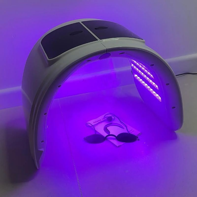 医用级 LED 光疗仪 — 7 种波长，喷雾器 - Desfino