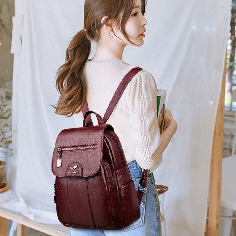 Mochila de Senhora Aurelia em Pele — Transporte Estruturado para o Dia a Dia - Desfino